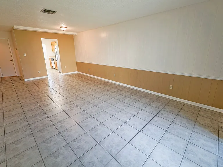 2325 W Pensacola St #155 — Photo 7