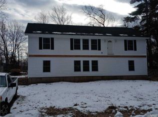 7 Lake Dr, Wawarsing, NY 12458