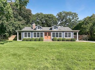 25 Debbie Ln, Westhampton Beach, NY 11978