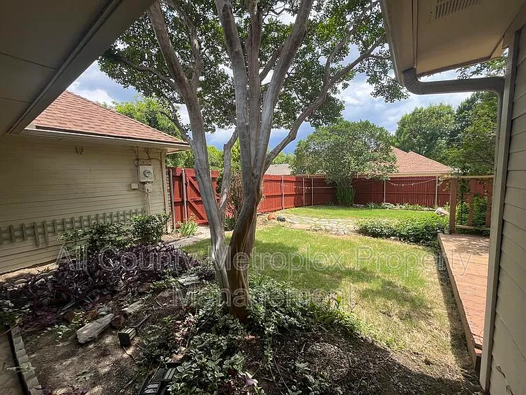 1404 Stoneboro Ln — Photo 14