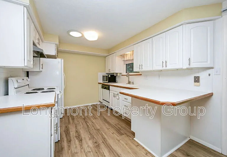 2336 Smith Ct — Photo 9