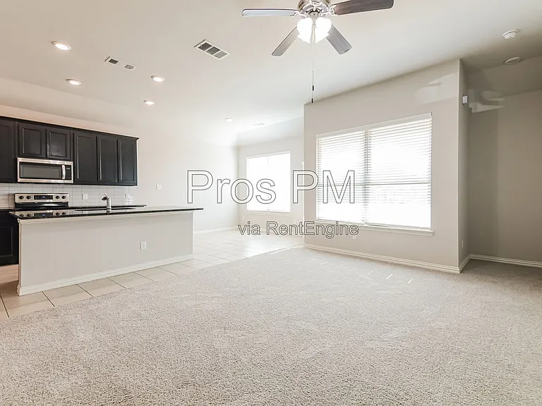 1120 Salem Dr — Photo 4