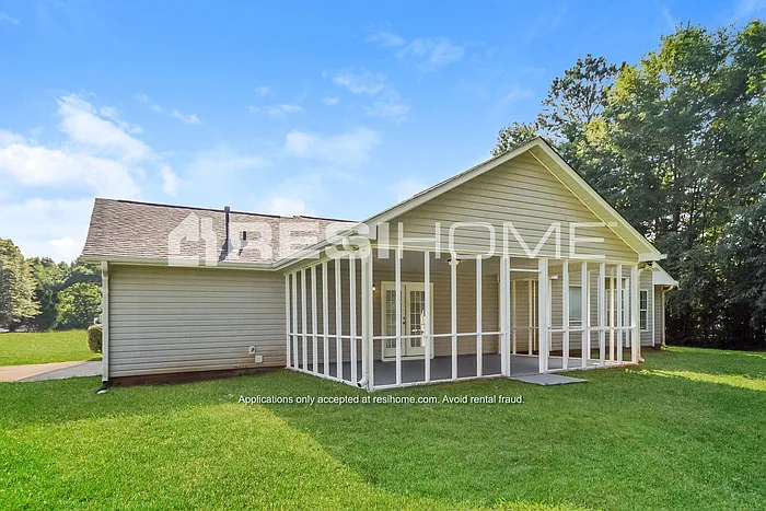 138 Floresta Dr — Photo 16