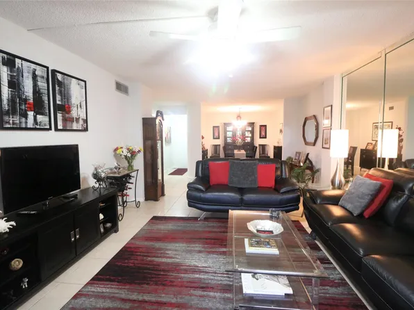 2810 N 46th Avenue #562, Hollywood, FL 33021