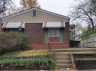 708 N Benton Ave, Saint Charles, MO 63301