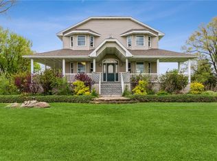 5042 Troy Mills Rd, Center Point, IA 52213