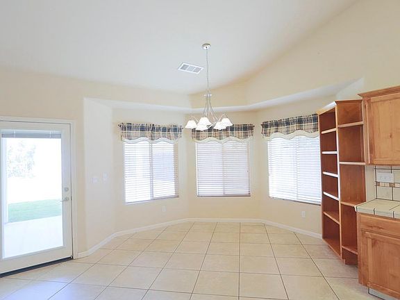 5th image of 2743 N Shady Ct