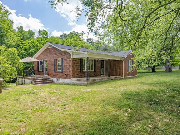 3rd image of 2204 Sowell Mill Pike