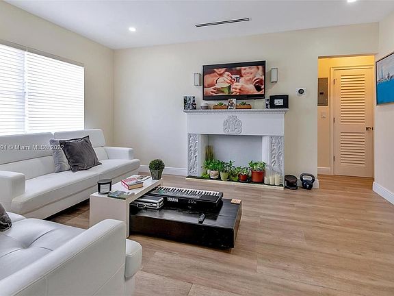 5th image of 1535 Meridian Ave #6