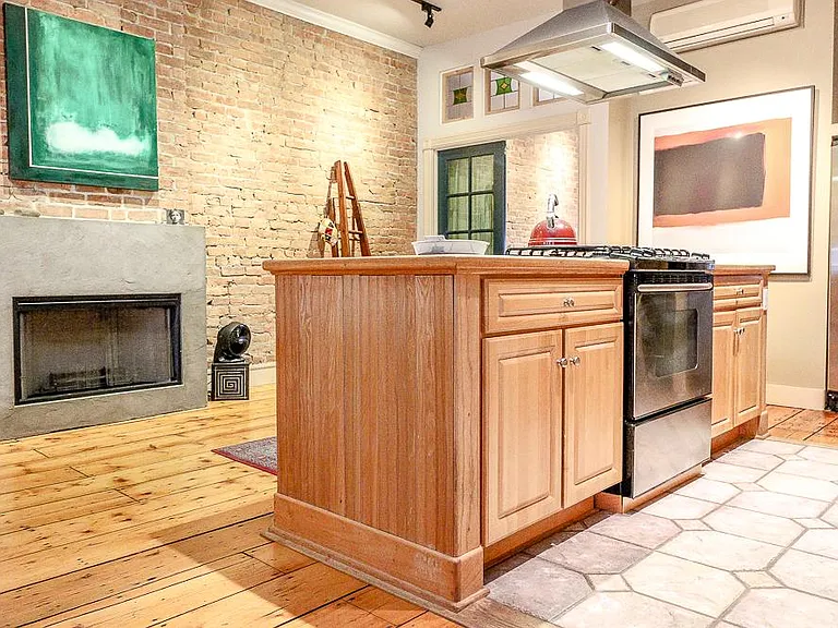 258 Warren St #2 — Photo 8