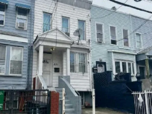 831 Jennings St, Bronx, NY 10459