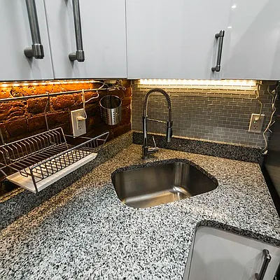 Rented by Nooklyn NYC LLC | media 24