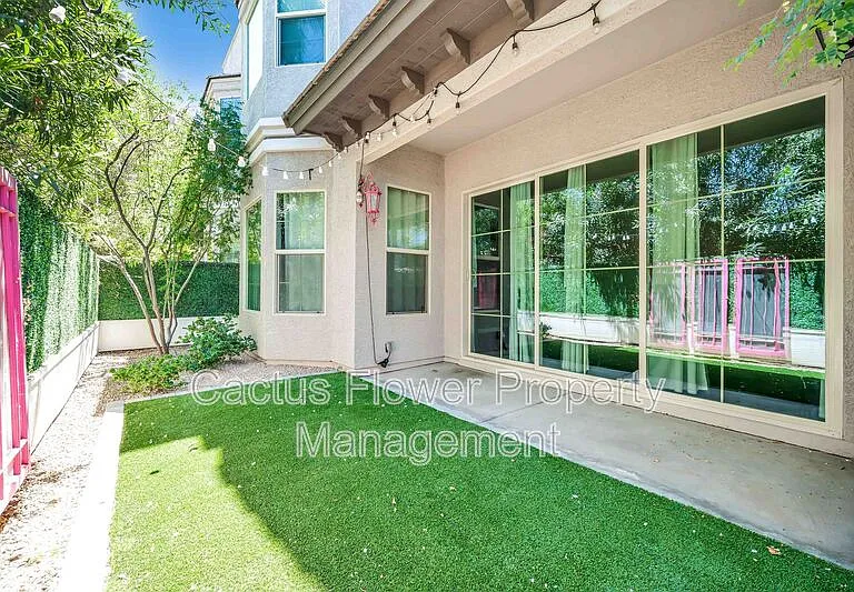 3067 N 33rd Pl — Photo 38