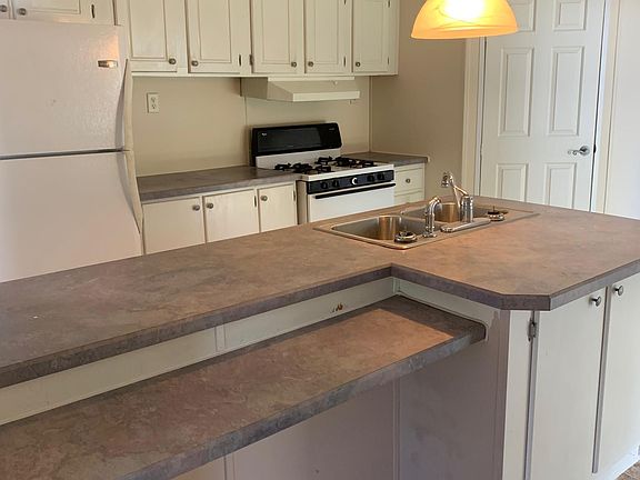 4th image of 5219 Clover Ln