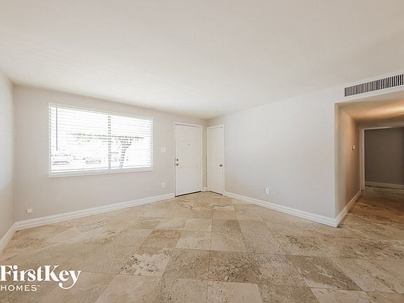 4th image of 1642 W Voltaire Ave