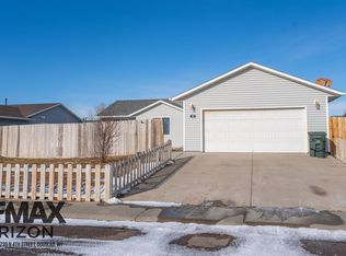 118 Bow St, Douglas, WY 82633