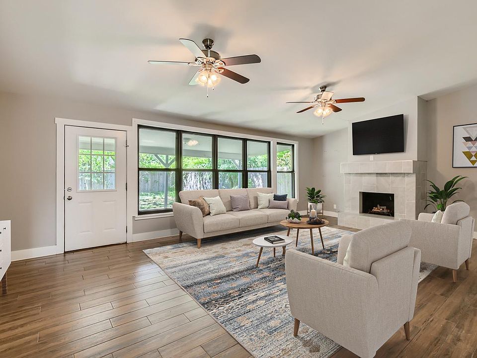Optionally furnished common areas! Common areas can come beautifully furnished by our in-house design team for an additional fee.