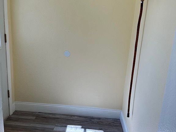 4th image of 361 E Lake Ave