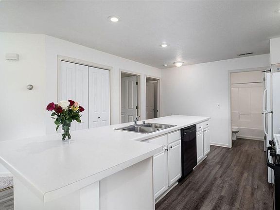 5th image of 500-530 E Inman Pkwy #3