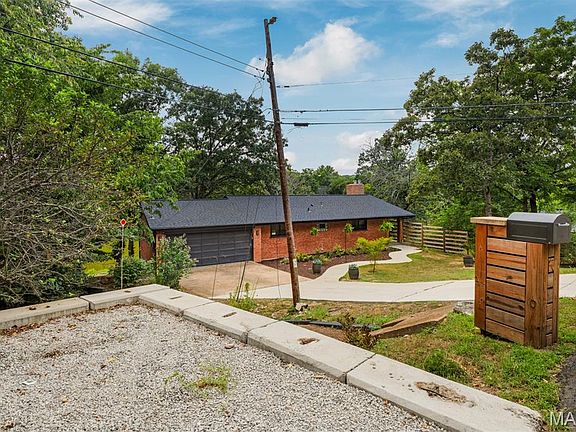 2nd image of 7427 Woodland Dr