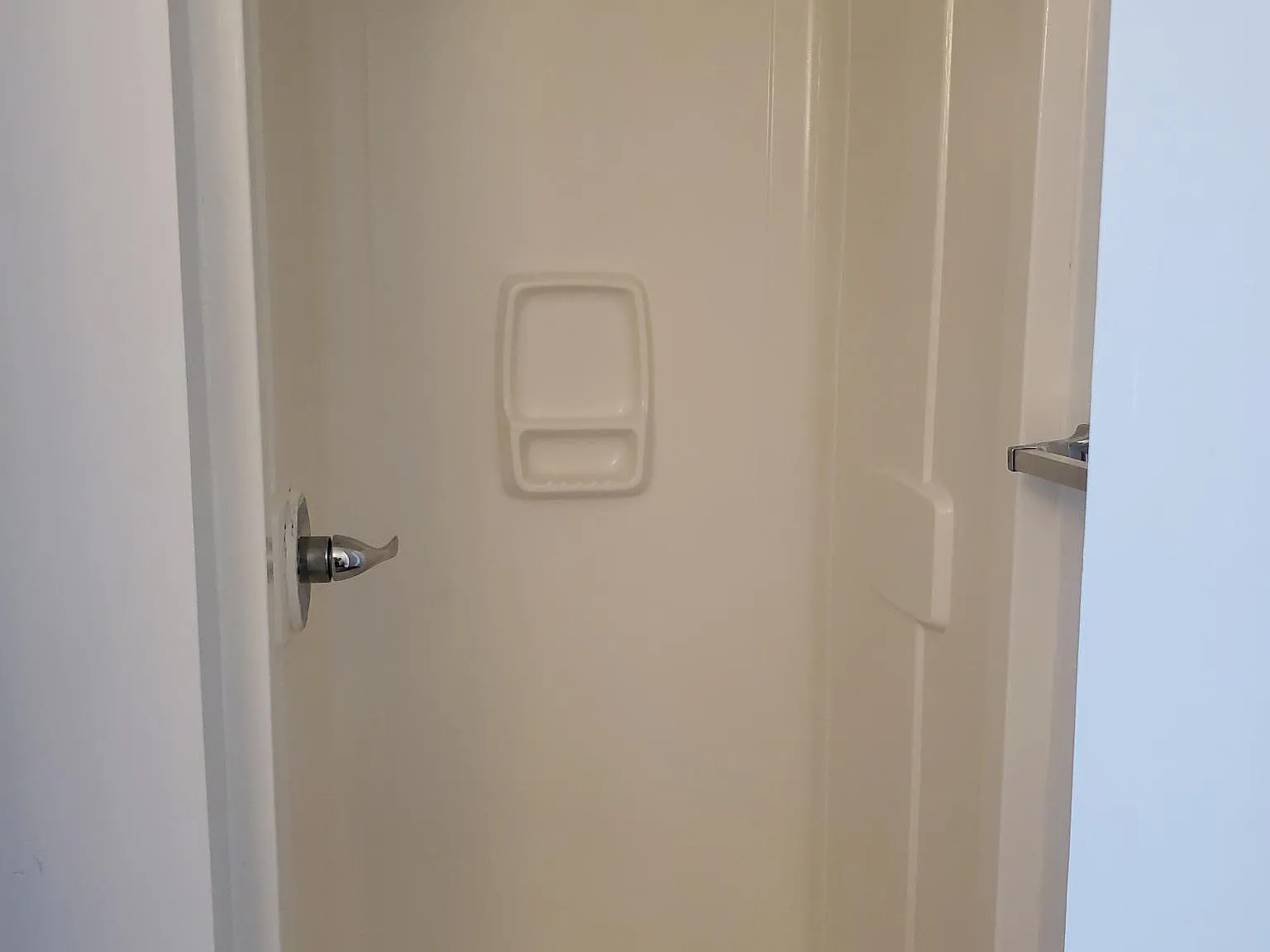Studio, 400 sqft, $1,100 — Photo 4