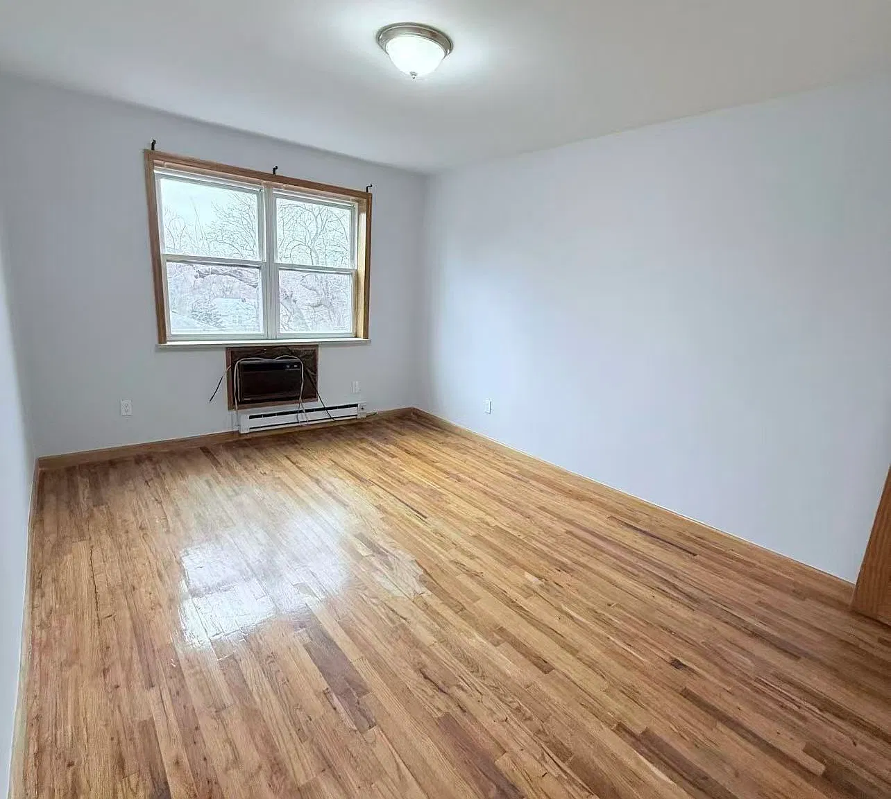 3 bed, 1200 sqft, $3,200 — Photo 3