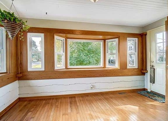 4th image of 1826 W 1st Ave