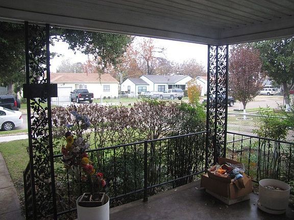 3rd image of 718 Hoke Smith Dr