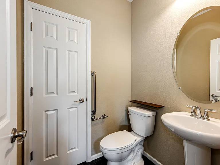 23797 Harwood Ave — Photo 10