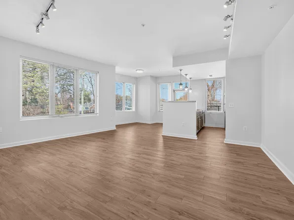 3900 Monument Ave, Richmond, VA 23230