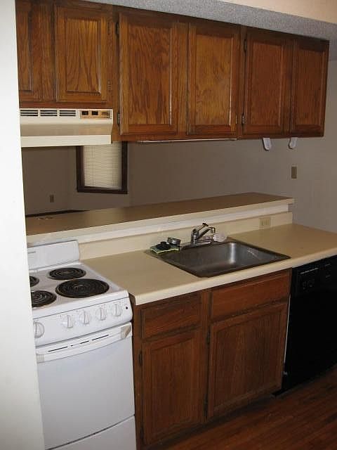 1st image of 417 8th Ave SE #2