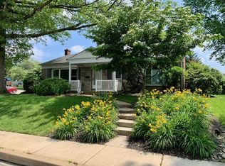 458 Hostetter Dr, Millersville, PA 17551