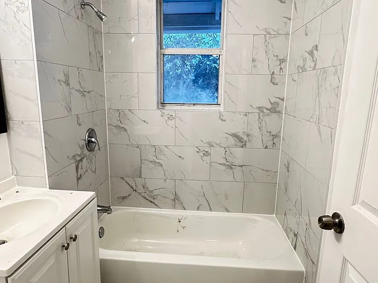 306-314 N Lakeside Ct — Photo 14