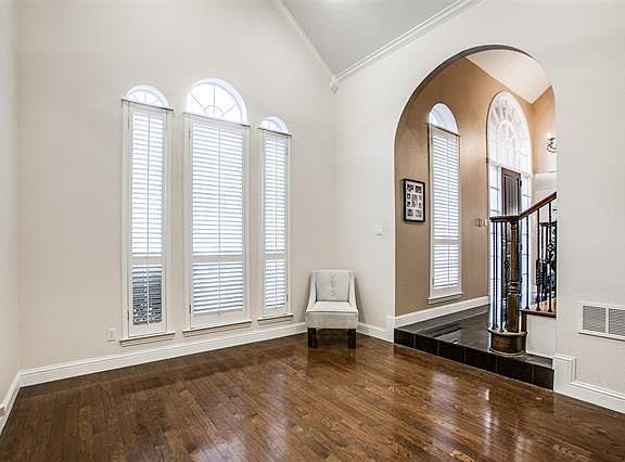 2nd image of 2909 Oak Springs Dr