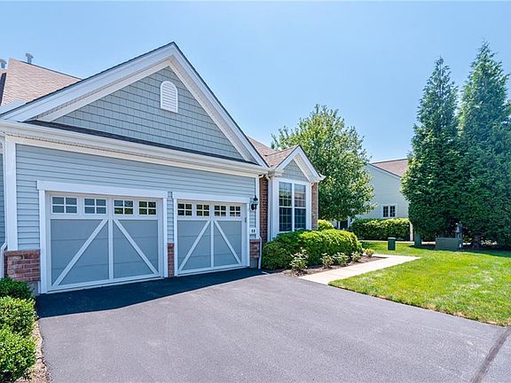 3rd image of 90 Camden Ct