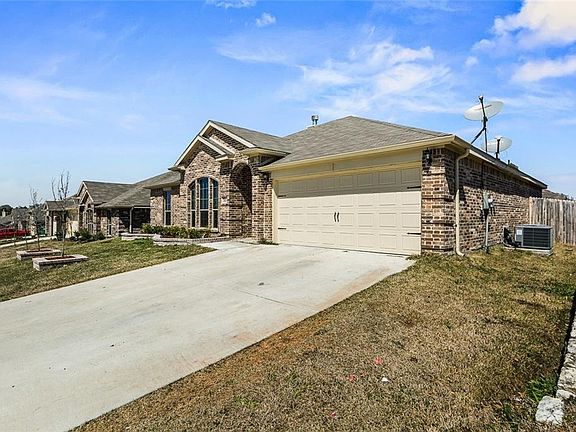 3rd image of 212 Clark Dr