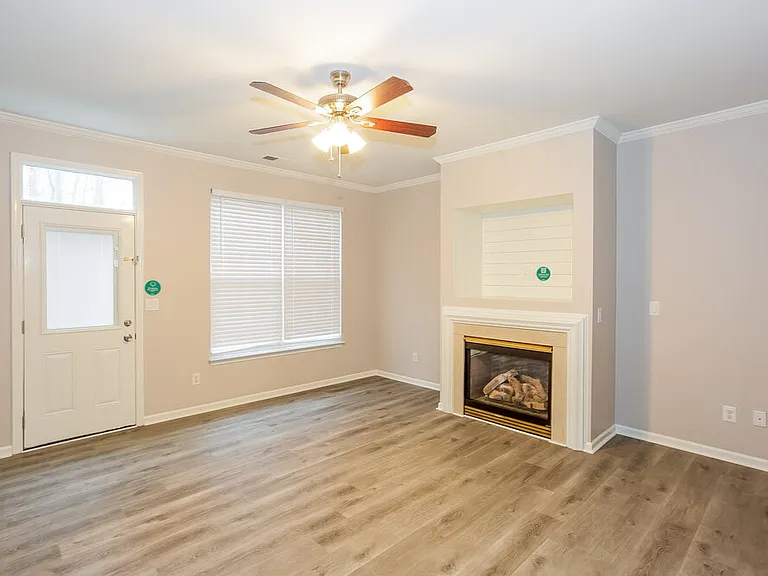 5902 Shining Oak Ln — Photo 4