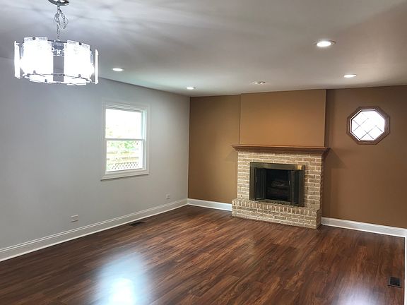 3rd image of 6241 Forestview Dr