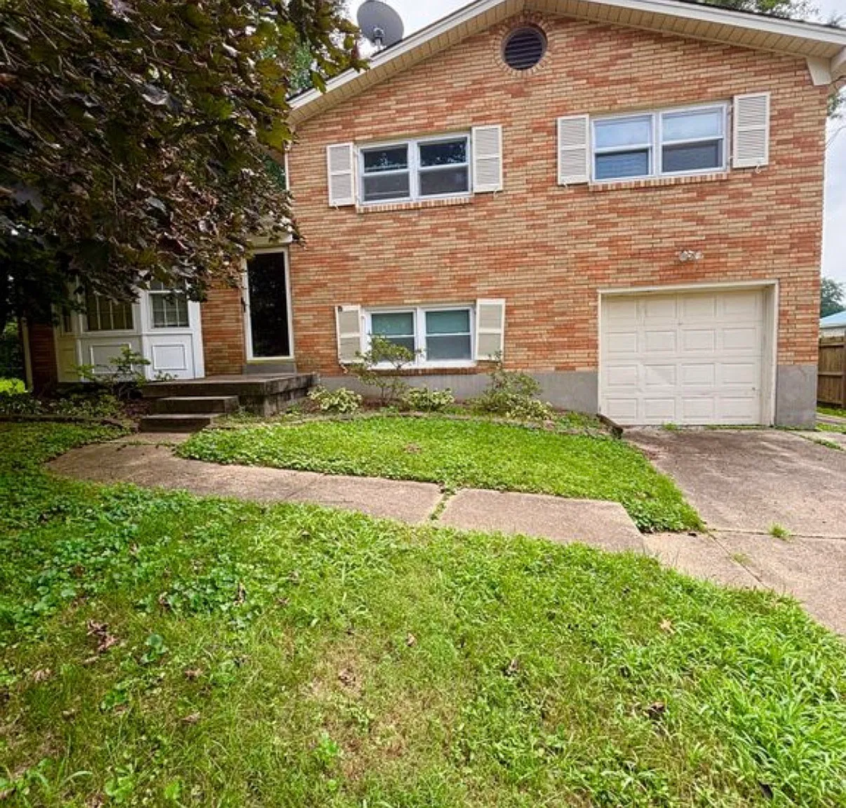 4 bed, 1682 sqft, $2,000 — Photo 2