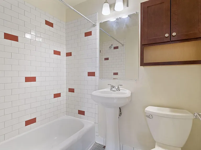 Emerson Flats — Photo 10
