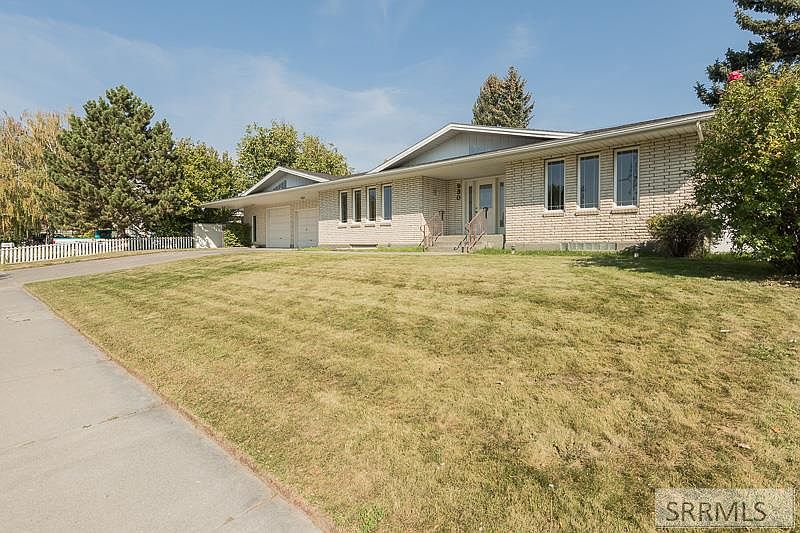 1st image of 930 Canyon Ave