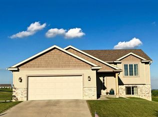 2168 Ashland Dr NW, Rochester, MN 55901