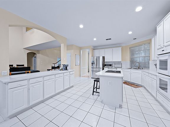 2nd image of 2988 Hillingdon Dr