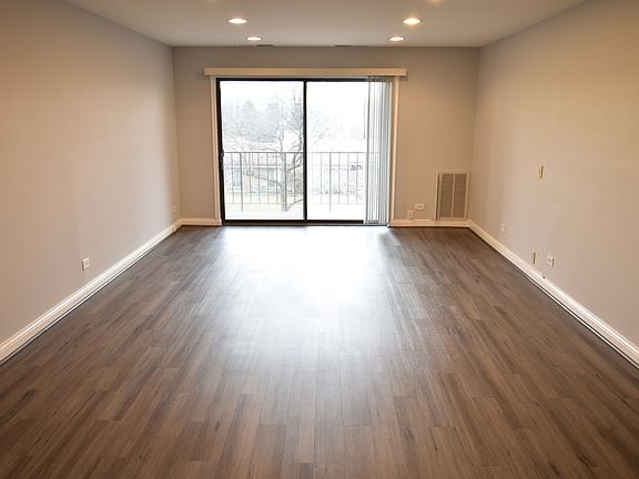 3rd image of 2150 Valencia Dr APT 300A