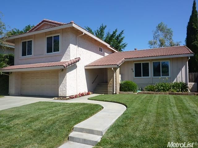 1st image of 818 Columbia Dr