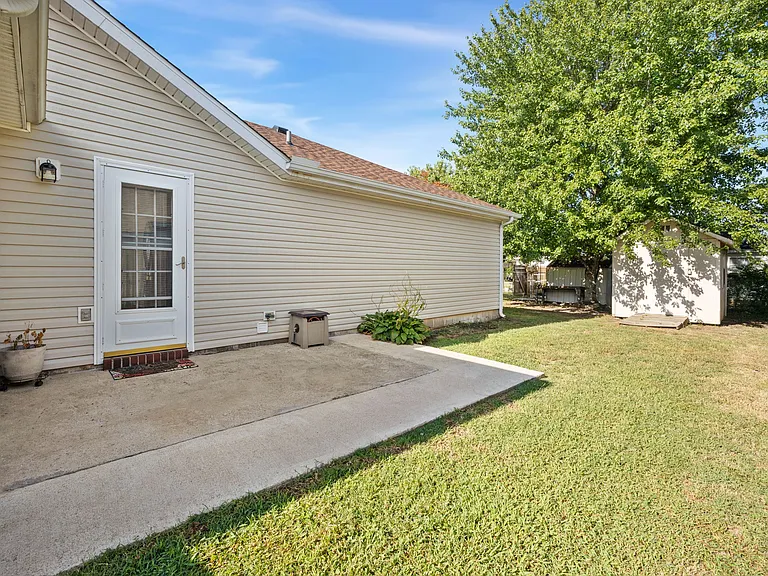 820 SW Arrowhead Dr — Photo 19