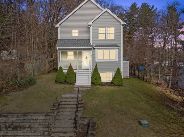 61 Waverly Rd, Woburn, MA 01801