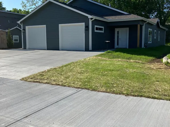 1217 Iowa St #1, Lawrence, KS 66044