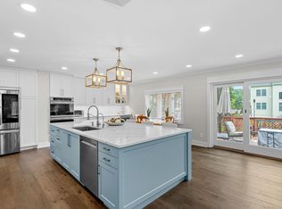 7729 Ogden Ct, Falls Church, VA 22043