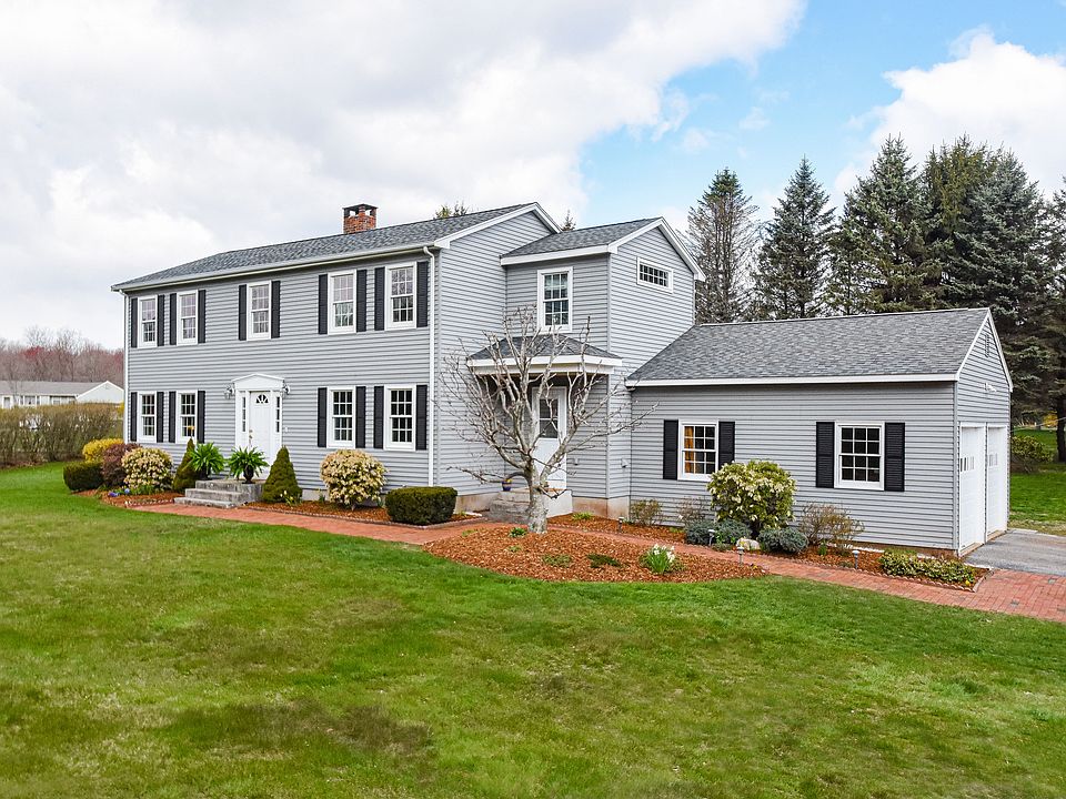 18 Carriage Drive